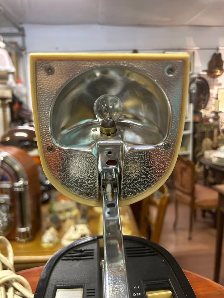 Lampada con sveglia '70