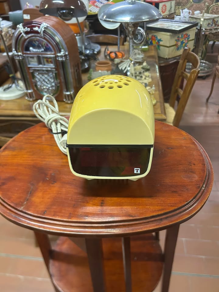 Lampada con sveglia '70